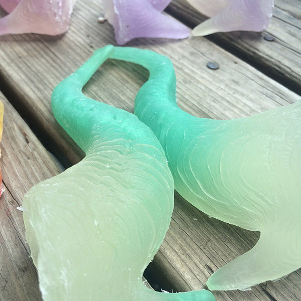 CAST TRANSLUCENT GLOW HORNS