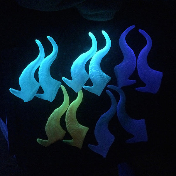 CAST TRANSLUCENT GLOW HORNS