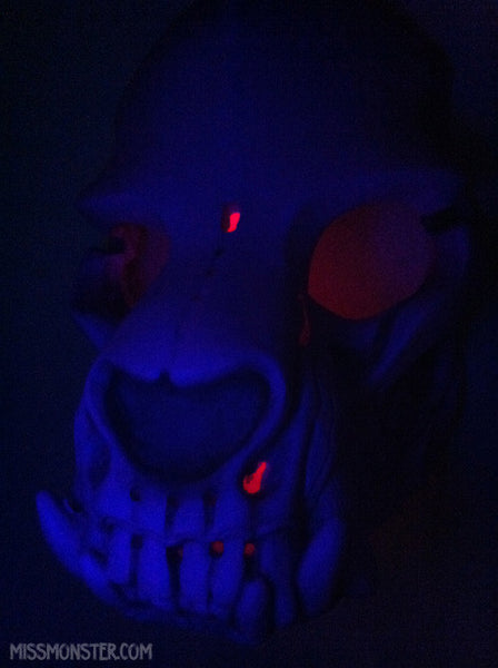 SKULL BEAST WALL LIGHT- PURPLE UV