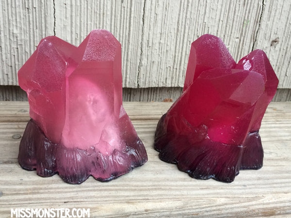 CAST CRYSTAL LIGHT- QUARTZ CLUSTER-GLOW IN THE DARK
