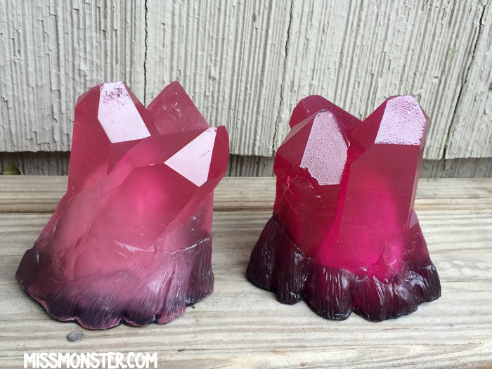 CAST CRYSTAL LIGHT- QUARTZ CLUSTER-GLOW IN THE DARK