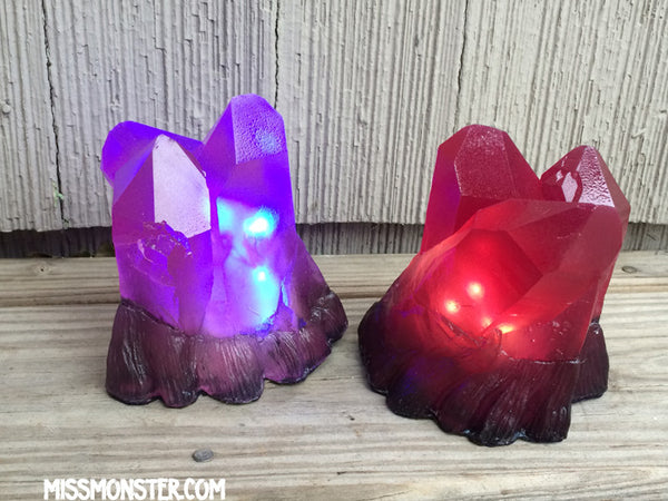 CAST CRYSTAL LIGHT- QUARTZ CLUSTER-GLOW IN THE DARK