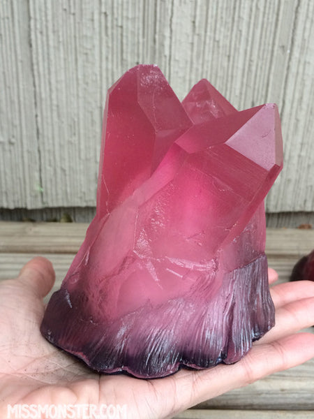 CAST CRYSTAL LIGHT- QUARTZ CLUSTER-GLOW IN THE DARK